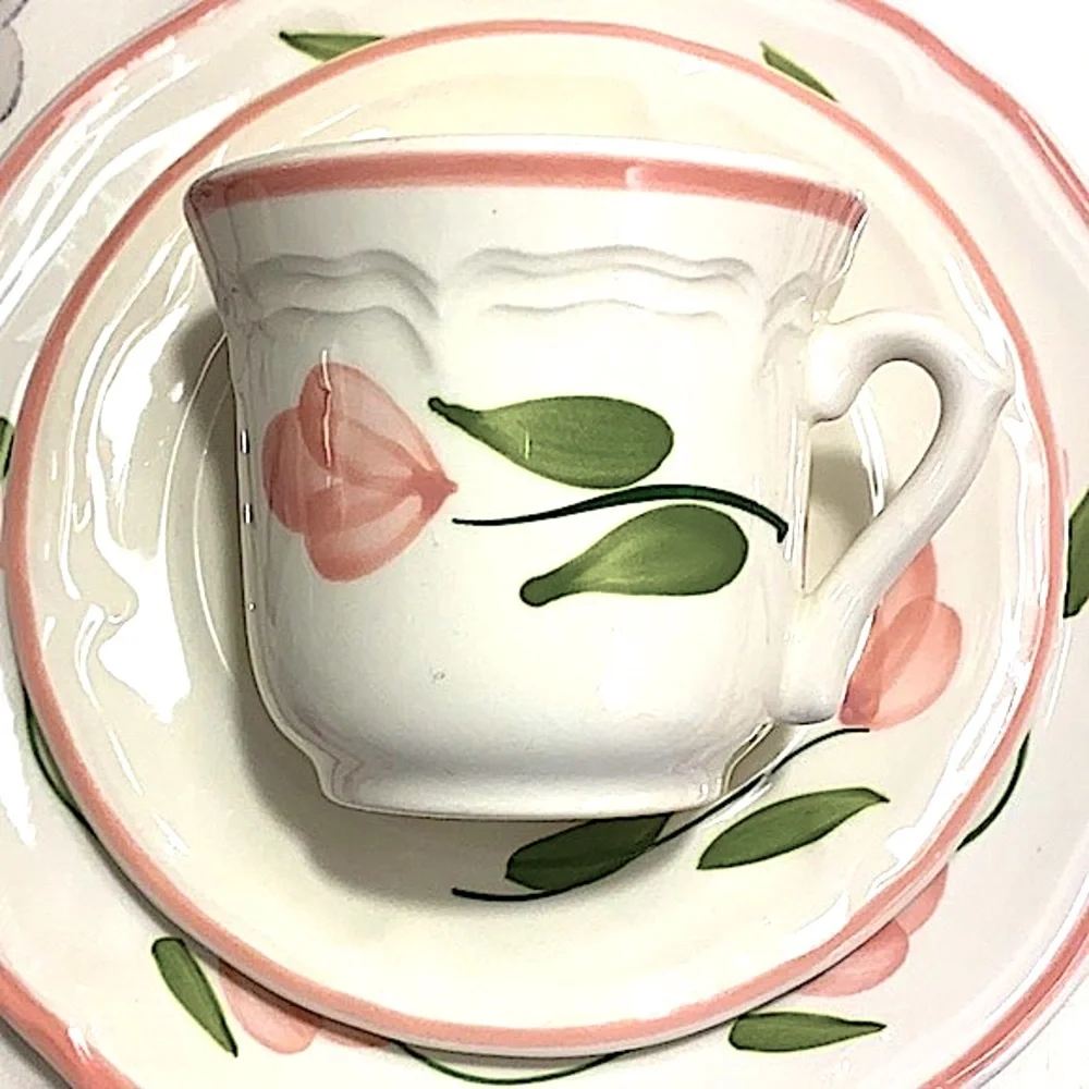 ITALIAN 1 Cup & 1 Saucer. Ceramic Quadrifoglio. Made in Italy.